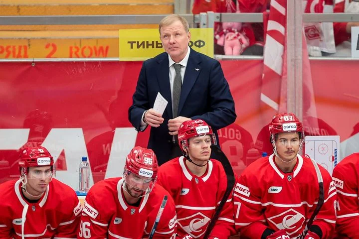 Алексей Жамнов о 4:1 с «Витязем»: «Команда должна играть пять в атаке, пять в обороне, тогда и будет положительный результат» Алексей Жамнов о 4:1 с «Витязем»: «Команда должна играть пять в атаке, пять в обороне, тогда и будет положительный результат»