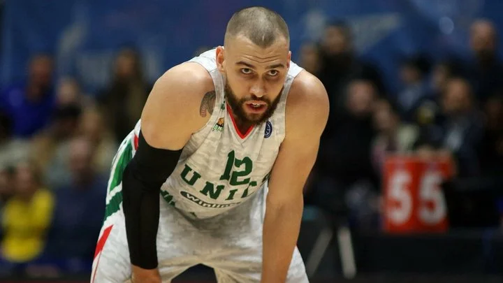 Гендиректор «Зенита» Александр Церковный: «Жбанов заслужил титул лучшего обороняющегося игрока лиги» Гендиректор «Зенита» Александр Церковный: «Жбанов заслужил титул лучшего обороняющегося игрока лиги»