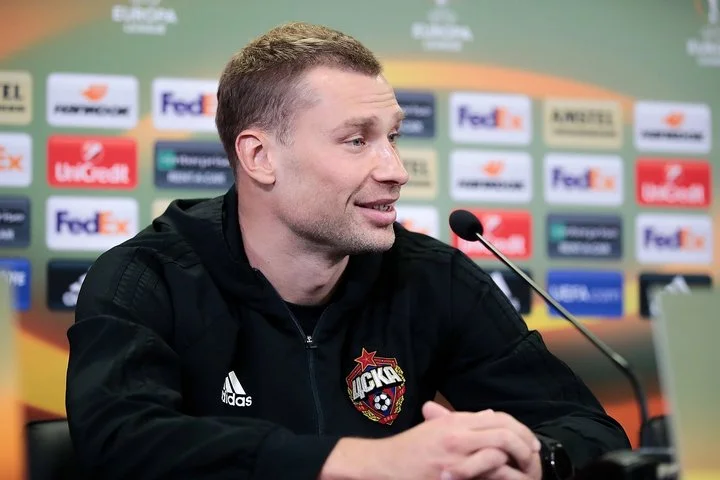 В ЦСКА еще не решили, кто будет главным тренером на следующий сезон. Кандидатура Владимира Федотова из «Сочи» не подтвердилась