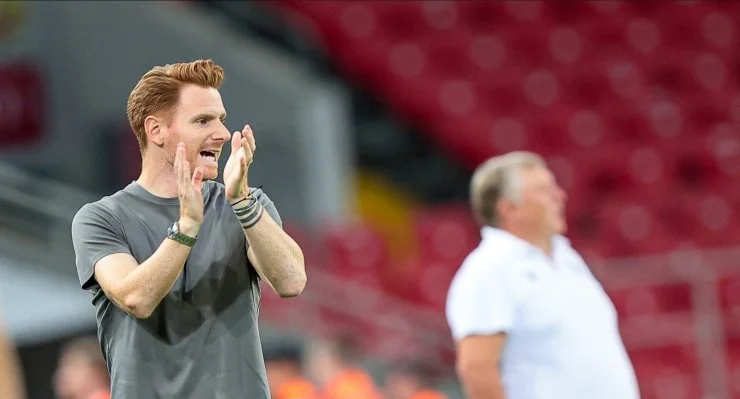 Абаскаль спорит со спортивным директором «Спартака» о трансферах. В списке появились новые кандидаты Абаскаль спорит со спортивным директором «Спартака» о трансферах. В списке появились новые кандидаты