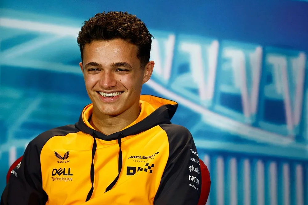 Норрис выиграл поул квалификации Гран-при Венгрии. Пиастри – второй, Ферстаппен – третий Норрис выиграл поул квалификации Гран-при Венгрии. Пиастри – второй, Ферстаппен – третий