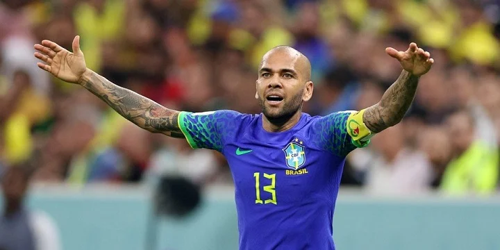 Дани Алвеса обвиняют в сексуальном насилии