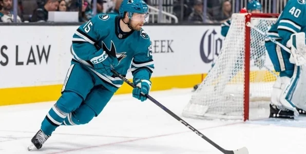 Коваленко ответил на вопрос о возможном возвращении в КХЛ из Америки Коваленко ответил на вопрос о возможном возвращении в КХЛ из Америки