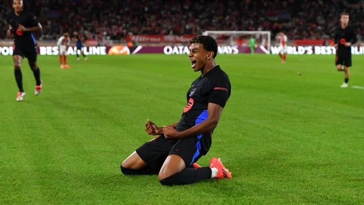 Йорди Кройфф о первой реакции Хави на игру Ямаля: «Он посмотрел на меня и сказал: «Этот ребёнок особенный» Йорди Кройфф о первой реакции Хави на игру Ямаля: «Он посмотрел на меня и сказал: «Этот ребёнок особенный»