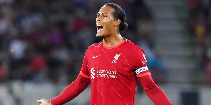 Гуллит о Ван Дейке: «Он обороняется пассивно после травмы» Гуллит о Ван Дейке: «Он обороняется пассивно после травмы»