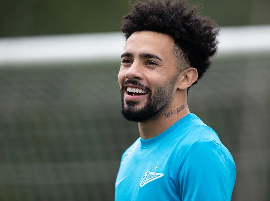 Агент Клаудиньо не знает, сможет ли полузащитник сыграть с «Крыльями Советов» Агент Клаудиньо не знает, сможет ли полузащитник сыграть с «Крыльями Советов»