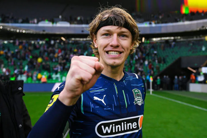 Юрий Жевнов: «После этого сезона Сафонову нужно уезжать в топовый чемпионат» Юрий Жевнов: «После этого сезона Сафонову нужно уезжать в топовый чемпионат»