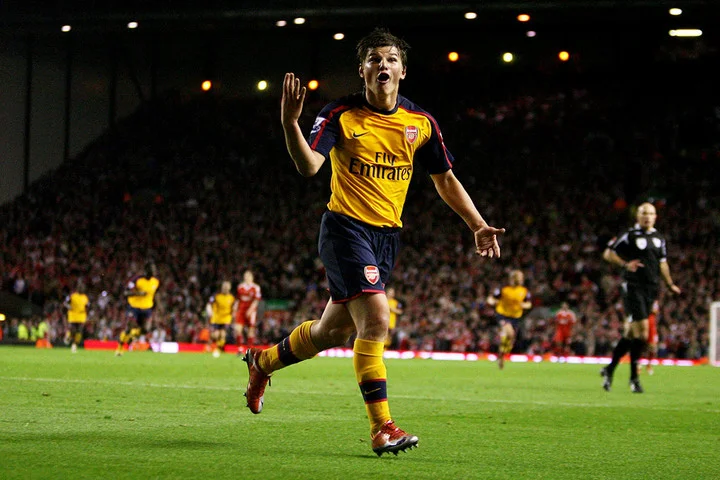 «Арсенал» поздравил Андрея Аршавина с днем рождения «Арсенал» поздравил Андрея Аршавина с днем рождения