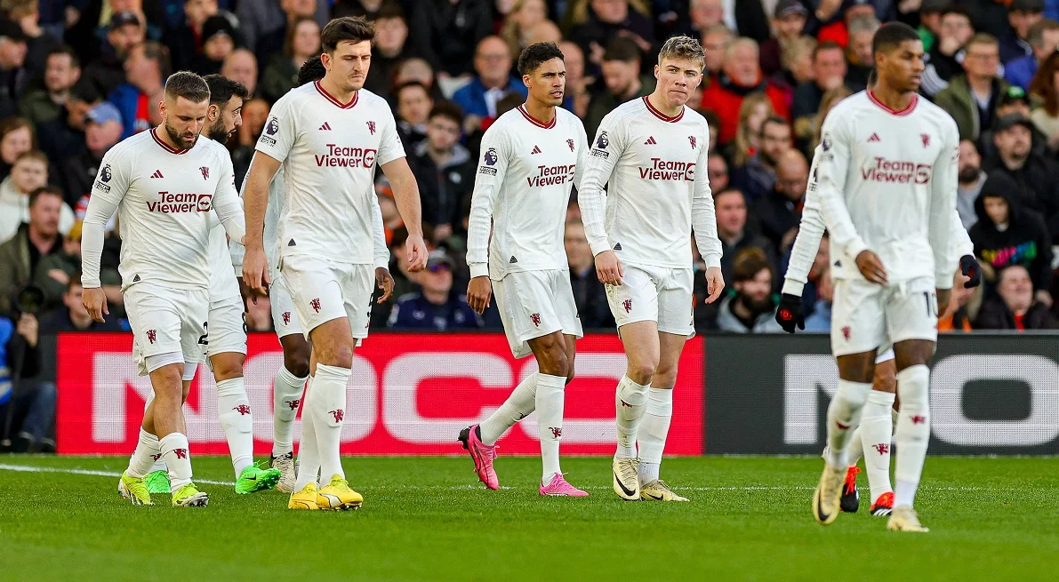 У МЮ лишь одна победа в игровое время за семь последних матчей У МЮ лишь одна победа в игровое время за семь последних матчей