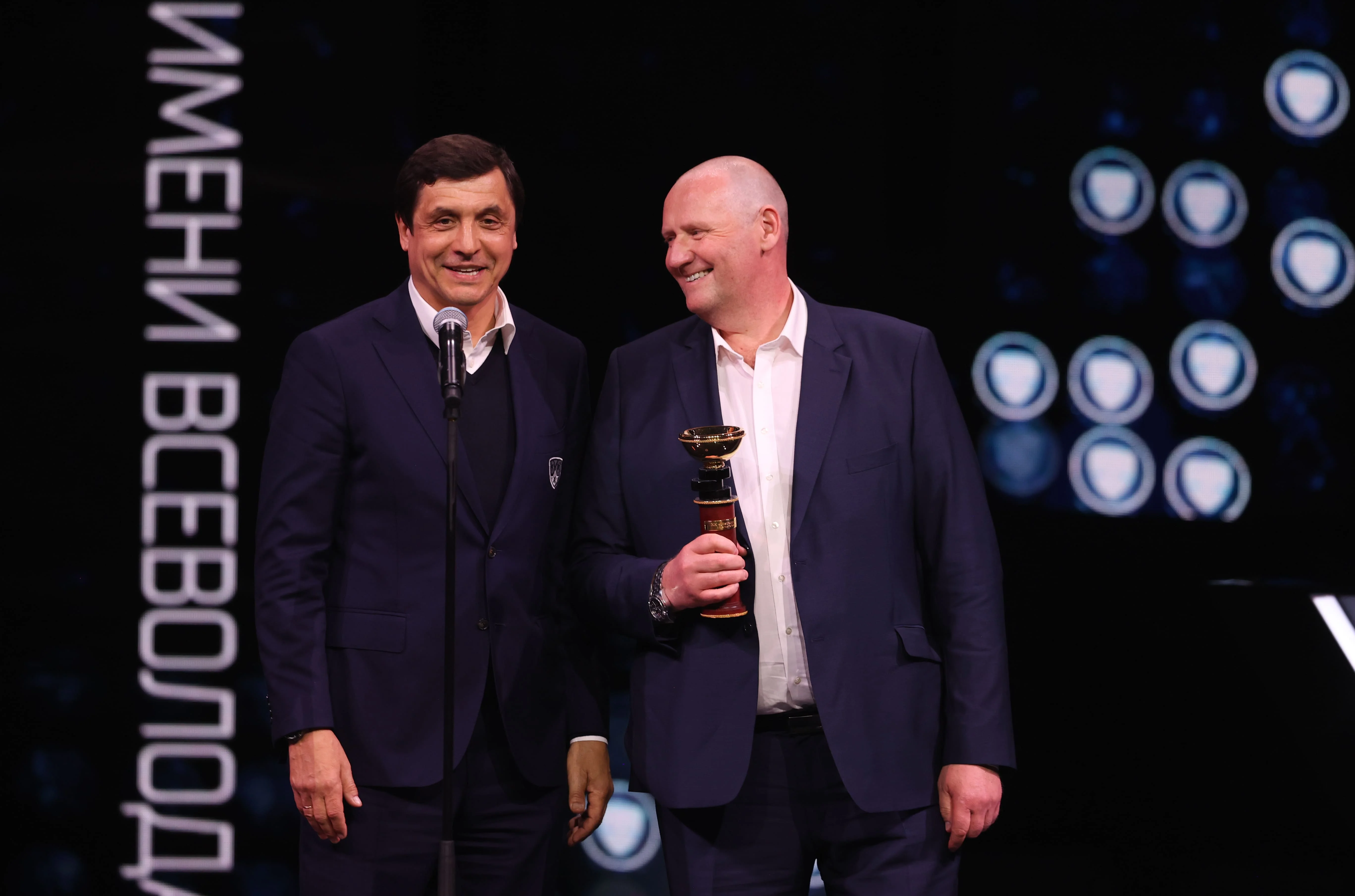 «Пересмотр контроля за потолком зарплат должен быть». Интервью Гомоляко - об увольнении из «Металлурга» и КХЛ «Пересмотр контроля за потолком зарплат должен быть». Интервью Гомоляко - об увольнении из «Металлурга» и КХЛ