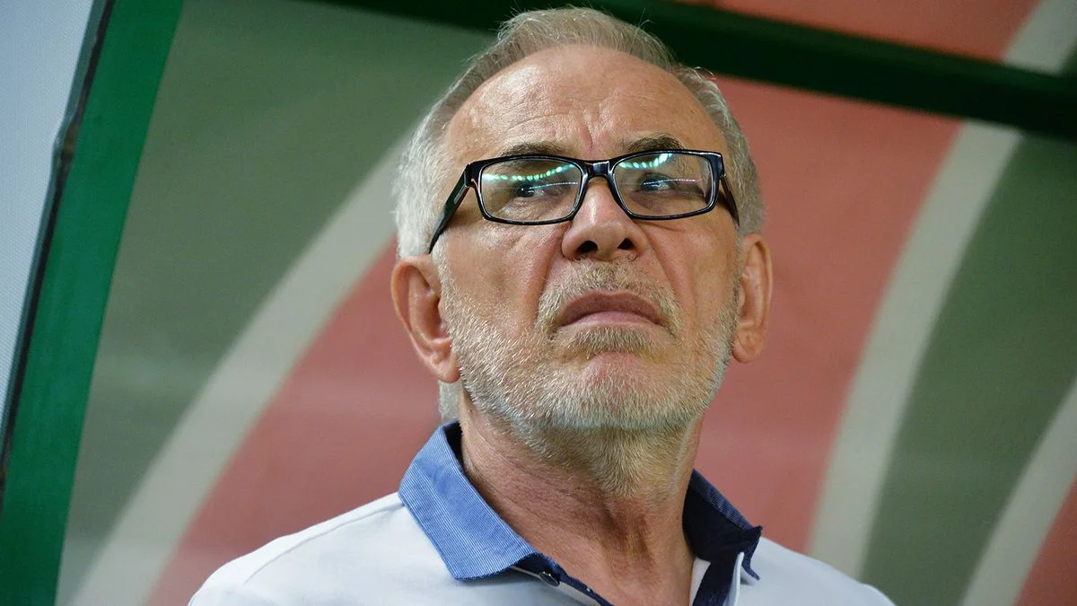 Гаджиев рассказал, как нужно вести себя сборной России после санкций ФИФА Гаджиев рассказал, как нужно вести себя сборной России после санкций ФИФА