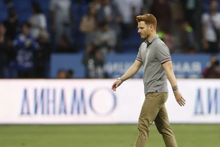 Александр Мостовой: «Если бы Абаскаль пришел в «Факел» – и он бы шел на третьем месте, тогда я бы сказал: «Ни фига себе, вот это тренер». А так – что с него взять?» Александр Мостовой: «Если бы Абаскаль пришел в «Факел» – и он бы шел на третьем месте, тогда я бы сказал: «Ни фига себе, вот это тренер». А так – что с него взять?»