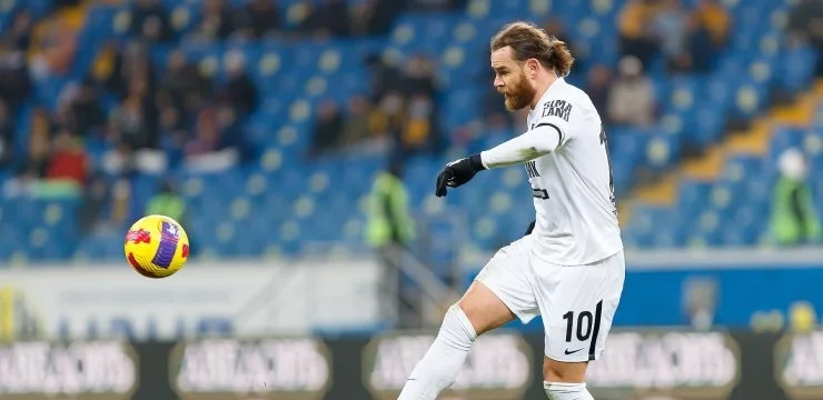 «Урал» ужасен на старте. Обычно команда прибавляла во второй части сезона, но эта стратегия когда-то подведёт «Урал» ужасен на старте. Обычно команда прибавляла во второй части сезона, но эта стратегия когда-то подведёт