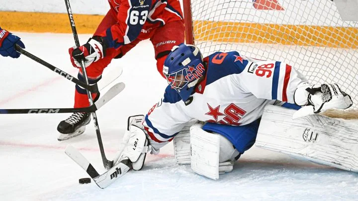 Защитник СКА Артем Сергеев о 3:2 с ЦСКА: «В голове держали, что это первая игра Серебрякова, хотели ему помочь»