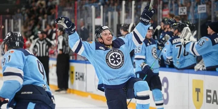 «Сибирь» возглавила турнирную таблицу Востока, победив «Сочи» 4:2 «Сибирь» возглавила турнирную таблицу Востока, победив «Сочи» 4:2