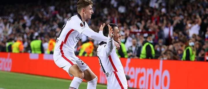 Бывший арбитр считает, что пенальти в ворота «Барселоны» в игре с «Айнтрахтом» нужно было перебить Бывший арбитр считает, что пенальти в ворота «Барселоны» в игре с «Айнтрахтом» нужно было перебить