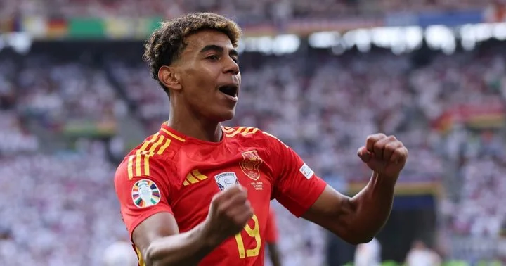 Оскар Валентин о Ямале: «Вы когда-нибудь видели в истории футбола что-то подобное от 16-летнего игрока?» Оскар Валентин о Ямале: «Вы когда-нибудь видели в истории футбола что-то подобное от 16-летнего игрока?»