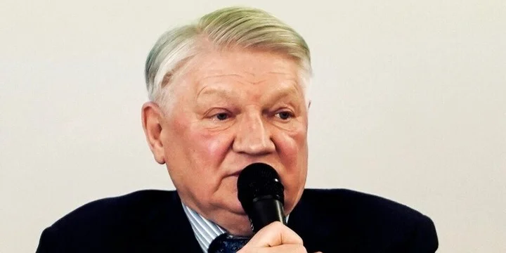 Юрий Заварзин: «Лучше играть с Брунеем, нежели со сборной Медиалиги» Юрий Заварзин: «Лучше играть с Брунеем, нежели со сборной Медиалиги»