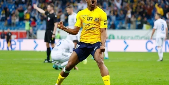 Агент Роналдо: На данный момент у нас нет предложений, он счастлив в «Ростове» Агент Роналдо: На данный момент у нас нет предложений, он счастлив в «Ростове»