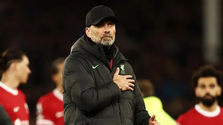 Юрген Клопп о чемпионской гонке в АПЛ: «Я не в том настроении, чтобы сдаваться и выбрасывать белый флаг» Юрген Клопп о чемпионской гонке в АПЛ: «Я не в том настроении, чтобы сдаваться и выбрасывать белый флаг»