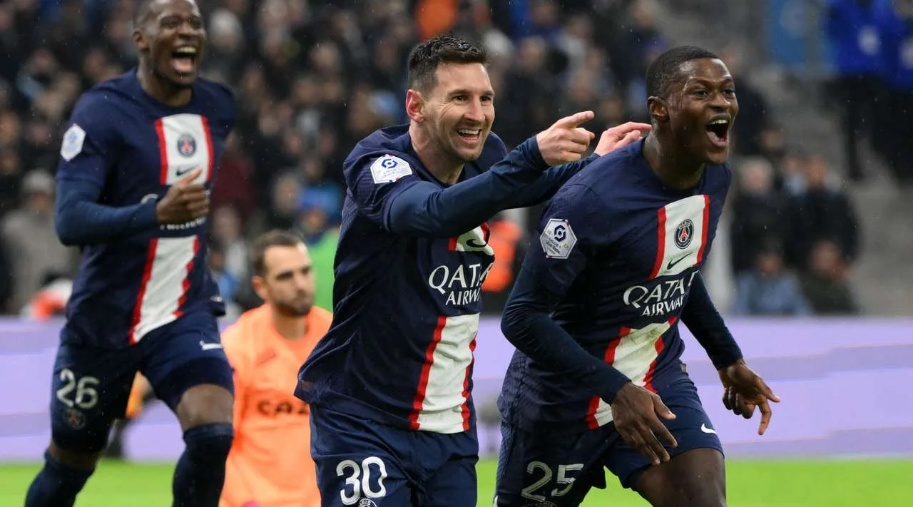 ПСЖ обратился к фанатам после вылета из ЛЧ: «Мы знаем, как преодолевать трудности и восстанавливаться» ПСЖ обратился к фанатам после вылета из ЛЧ: «Мы знаем, как преодолевать трудности и восстанавливаться»