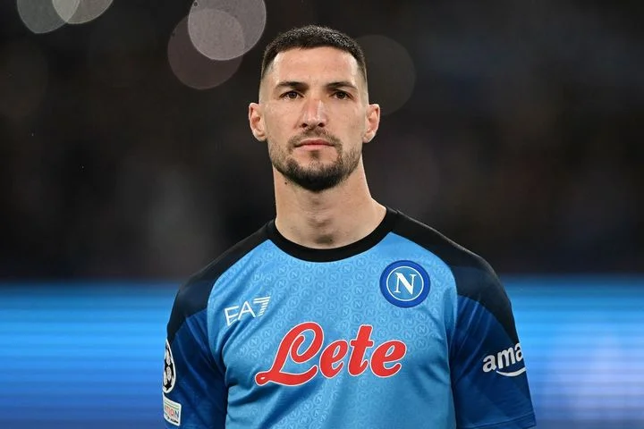 Вингер «Наполи» Маттео Политано: «Реал» велик, но мы сыграли на его уровне. Во втором тайме мы доминировали, поэтому очень разочарованы результатом» Вингер «Наполи» Маттео Политано: «Реал» велик, но мы сыграли на его уровне. Во втором тайме мы доминировали, поэтому очень разочарованы результатом»