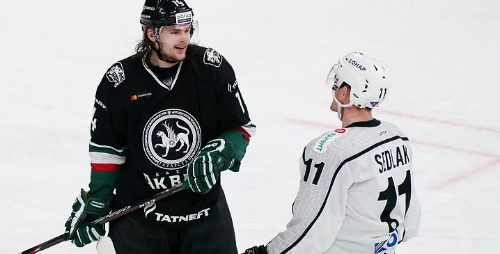 Форвард «Трактора» Шаров: «Тренеры «вставят» нам, и будем лучше играть в обороне» Форвард «Трактора» Шаров: «Тренеры «вставят» нам, и будем лучше играть в обороне»