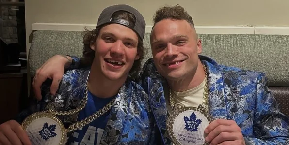 Гребенкин заявил, что остается в НХЛ и не планирует возвращаться в «Магнитку» Гребенкин заявил, что остается в НХЛ и не планирует возвращаться в «Магнитку»