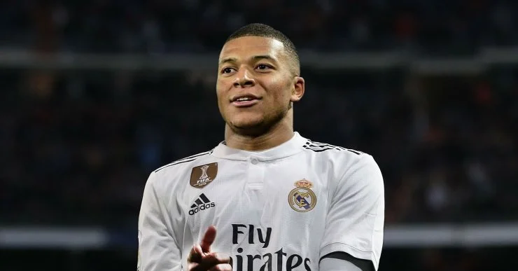 Холанд в «абсолютный топ-клуб», а Мбаппе — в «Реал». Супертрансферы, которых мы ждём будущим летом