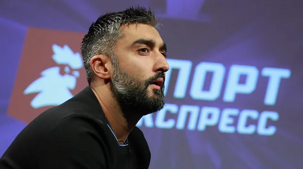 Самедов о возможном уходе легионеров из клубов РПЛ: «Я только рад буду. Показывают свою неуважительную позицию» Самедов о возможном уходе легионеров из клубов РПЛ: «Я только рад буду. Показывают свою неуважительную позицию»