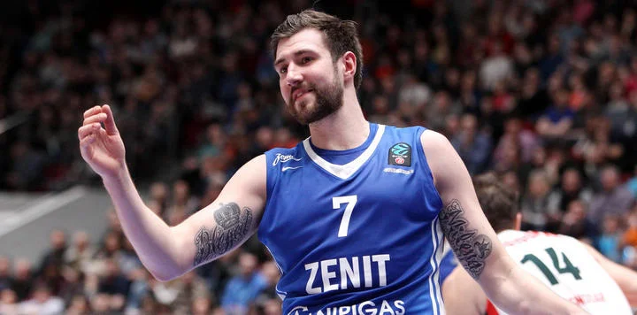 Форвард «Зенита» Сергей Карасев: «Надо собрать волю в кулак и играть, как в последний раз. ЦСКА будет играть более агрессивно» Форвард «Зенита» Сергей Карасев: «Надо собрать волю в кулак и играть, как в последний раз. ЦСКА будет играть более агрессивно»