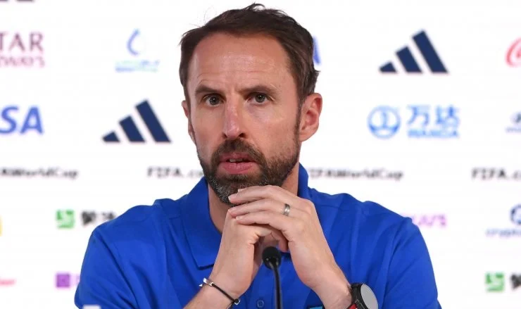 «Холодильник» на поле, симуляции и скука. Англия под ударом критики