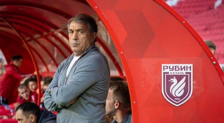 Рашид Рахимов после 0:0 с ЦСКА: «Надо было забивать свои голы в первом тайме, было несколько хороших моментов, был незасчитанный гол» Рашид Рахимов после 0:0 с ЦСКА: «Надо было забивать свои голы в первом тайме, было несколько хороших моментов, был незасчитанный гол»