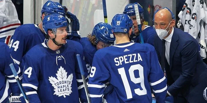 Самсонов отразил 30 из 32 бросков «Питтсбурга» Самсонов отразил 30 из 32 бросков «Питтсбурга»