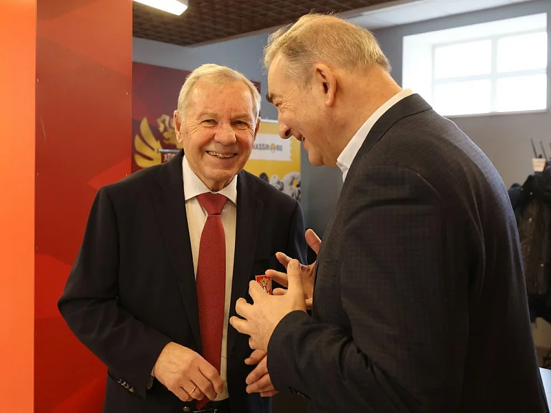 Майоров о расширении КХЛ: у нас, видимо, стоит задача догнать и перегнать Америку Майоров о расширении КХЛ: у нас, видимо, стоит задача догнать и перегнать Америку