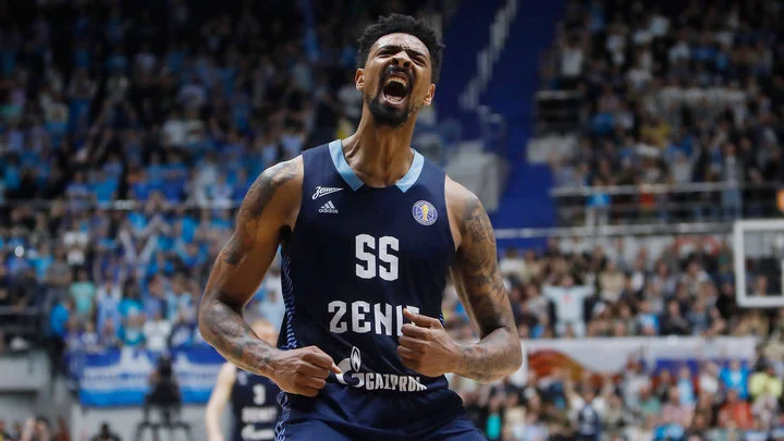 «Зенит» впервые в истории стал чемпионом Единой лиги ВТБ, прервав победную серию ЦСКА