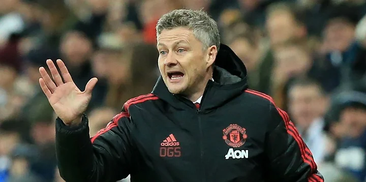 Букмекеры оставили Оле Гуннара Сульшера на посту тренера и досрочно выплатили выигрыши по ставкам на наставника «Манчестер Юнайтед» Букмекеры оставили Оле Гуннара Сульшера на посту тренера и досрочно выплатили выигрыши по ставкам на наставника «Манчестер Юнайтед»