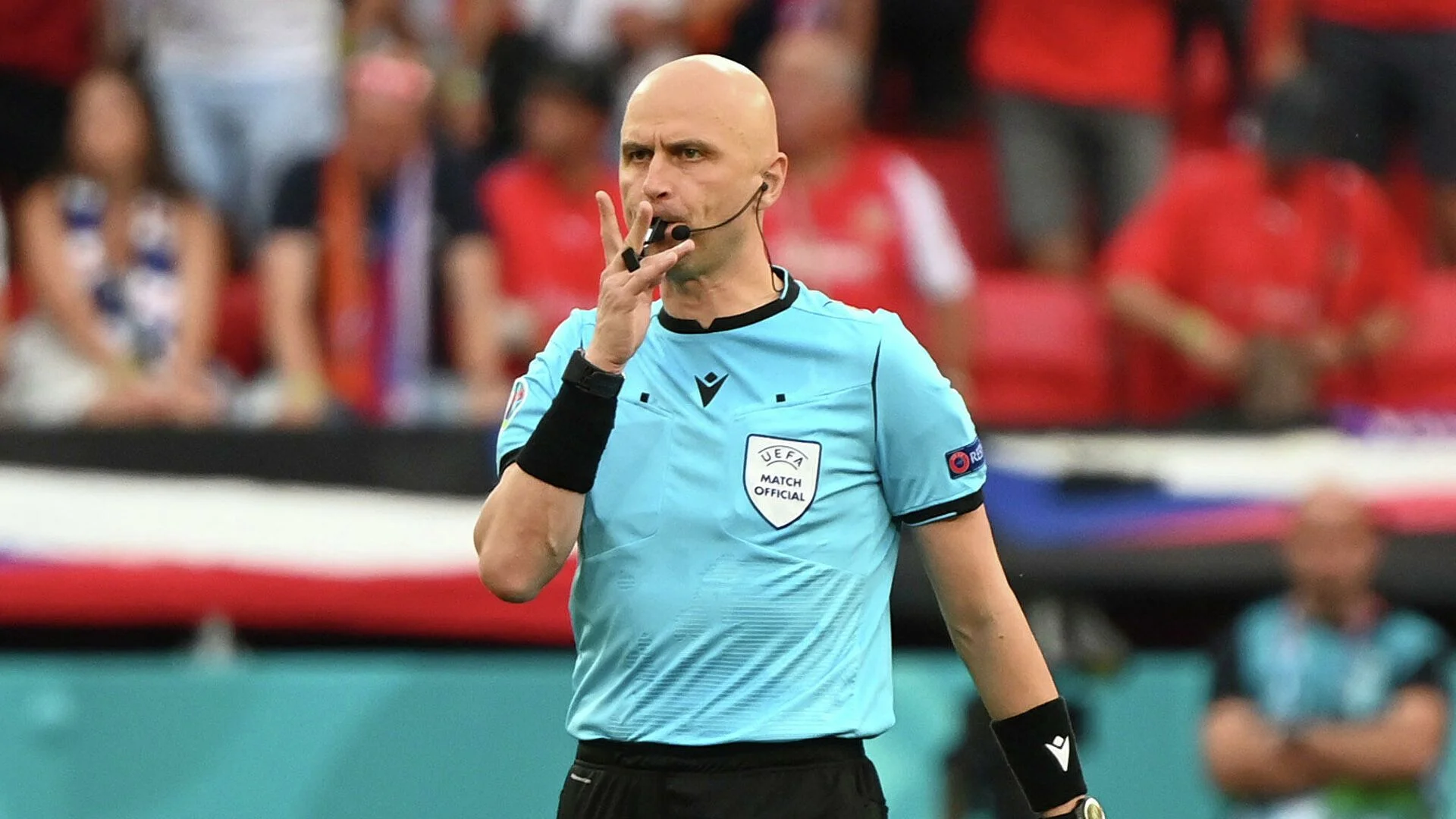 Карасев рассудит ответный матч Лиги Европы «Наполи» - «Барселона» Карасев рассудит ответный матч Лиги Европы «Наполи» - «Барселона»