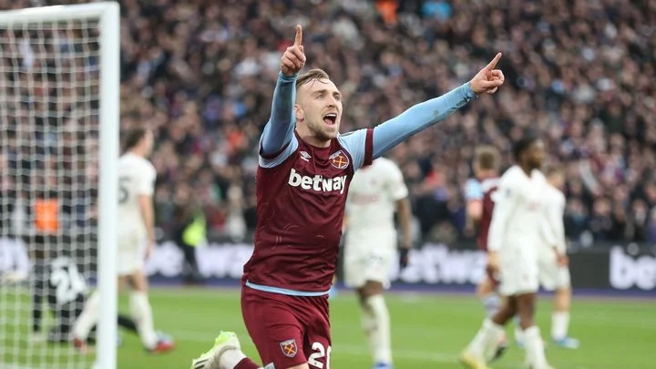 Джаррод Боуэн о 2:0 с «Манчестер Юнайтед»: «Матчи с ними никогда не были прогулкой в парке» Джаррод Боуэн о 2:0 с «Манчестер Юнайтед»: «Матчи с ними никогда не были прогулкой в парке»