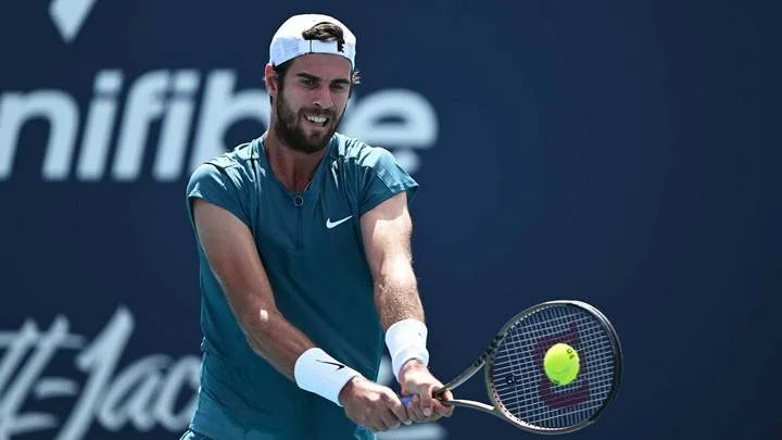 Карен Хачанов: «Медведев действительно игрок другого типа. Он показал, что выработал свой стиль игры, и использует его максимально продуктивно»