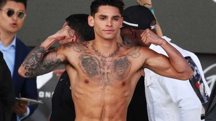 Райан Гарсия о бое с Хейни: «Как только запахнет кровью, я отправлюсь за ним» Райан Гарсия о бое с Хейни: «Как только запахнет кровью, я отправлюсь за ним»