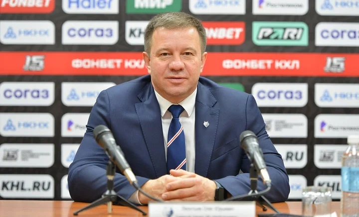 Тренер «Нефтехимика» Олег Леонтьев: «Предполагали на 99%, что «Авангард» снимет вратаря в овертайме» Тренер «Нефтехимика» Олег Леонтьев: «Предполагали на 99%, что «Авангард» снимет вратаря в овертайме»