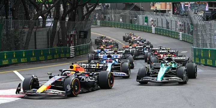 Стефано Доменикали про «Ред Булл»: «В «Формуле-1» всегда были циклы доминирования одной команды, а затем ситуация выравнивалась» Стефано Доменикали про «Ред Булл»: «В «Формуле-1» всегда были циклы доминирования одной команды, а затем ситуация выравнивалась»