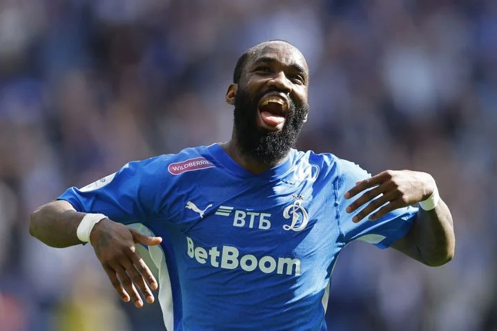 Муми Нгамале продлил контракт с «Динамо» Муми Нгамале продлил контракт с «Динамо»