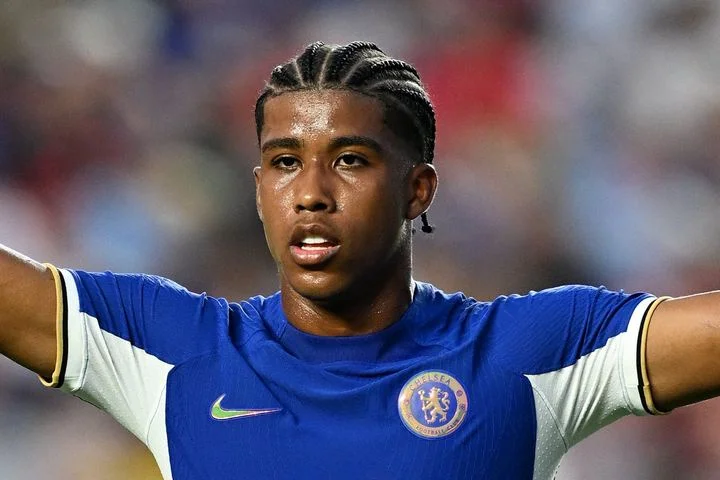 Хавбек «Челси» Андрей Сантос: «Переход в «Ноттингем» – целиком и полностью мой выбор. К сожалению, всё получилось совсем не так, как я себе представлял» Хавбек «Челси» Андрей Сантос: «Переход в «Ноттингем» – целиком и полностью мой выбор. К сожалению, всё получилось совсем не так, как я себе представлял»