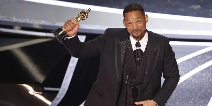 Уилл Смит получил «Оскар» за роль отца сестер Уильямс Уилл Смит получил «Оскар» за роль отца сестер Уильямс