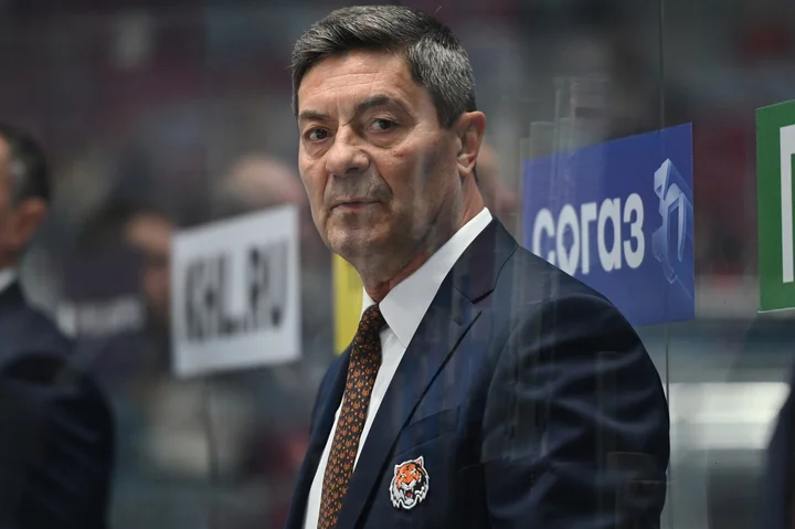 Андрей Мартемьянов покинул пост главного тренера «Амура» Андрей Мартемьянов покинул пост главного тренера «Амура»