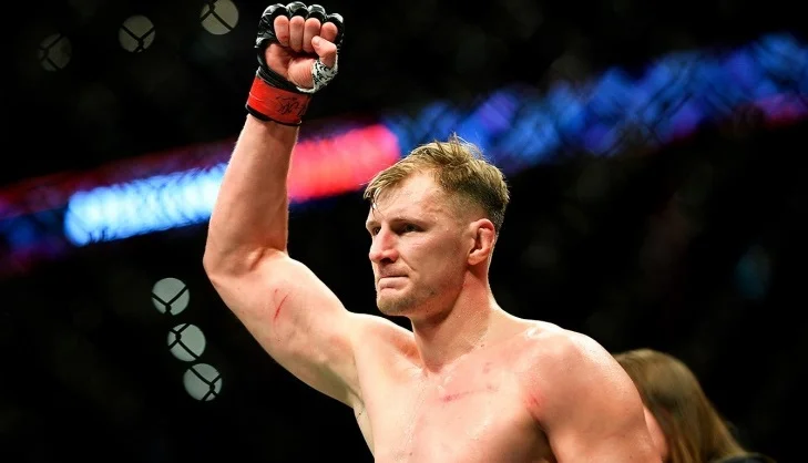 Волков стал третьим бойцом в истории UFC, который победил удушением Иезекииля Волков стал третьим бойцом в истории UFC, который победил удушением Иезекииля