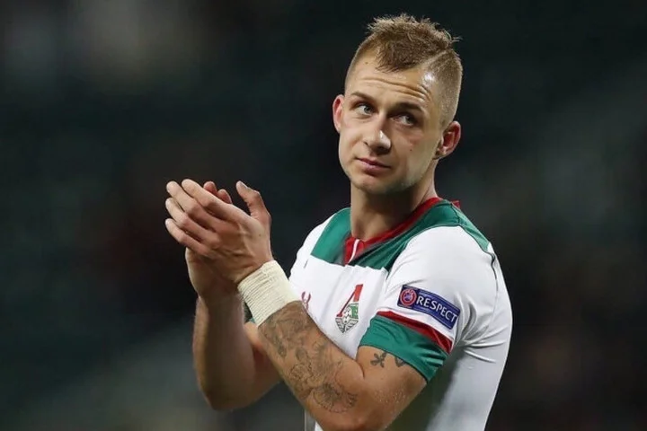 Дмитрий Тарасов: «Что говорить про «Локомотив»? На всю эту историю больно смотреть. Опять смена власти, как в фильме» Дмитрий Тарасов: «Что говорить про «Локомотив»? На всю эту историю больно смотреть. Опять смена власти, как в фильме»