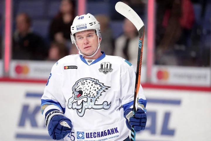 «Барыс» объявил об уходе Романа Старченко. Нападающий провел в клубе 14 сезонов «Барыс» объявил об уходе Романа Старченко. Нападающий провел в клубе 14 сезонов